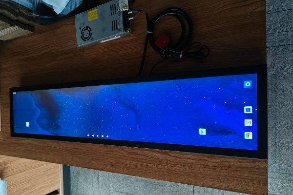 I vantaggi dell'applicazione di 37,7 pollici display a barra nei sistemi di trasporto